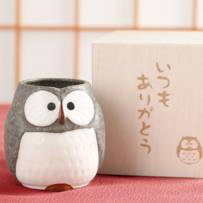 感謝の桐箱入り名入れふくろう湯呑み｜ギフトショップ「FLEGRE